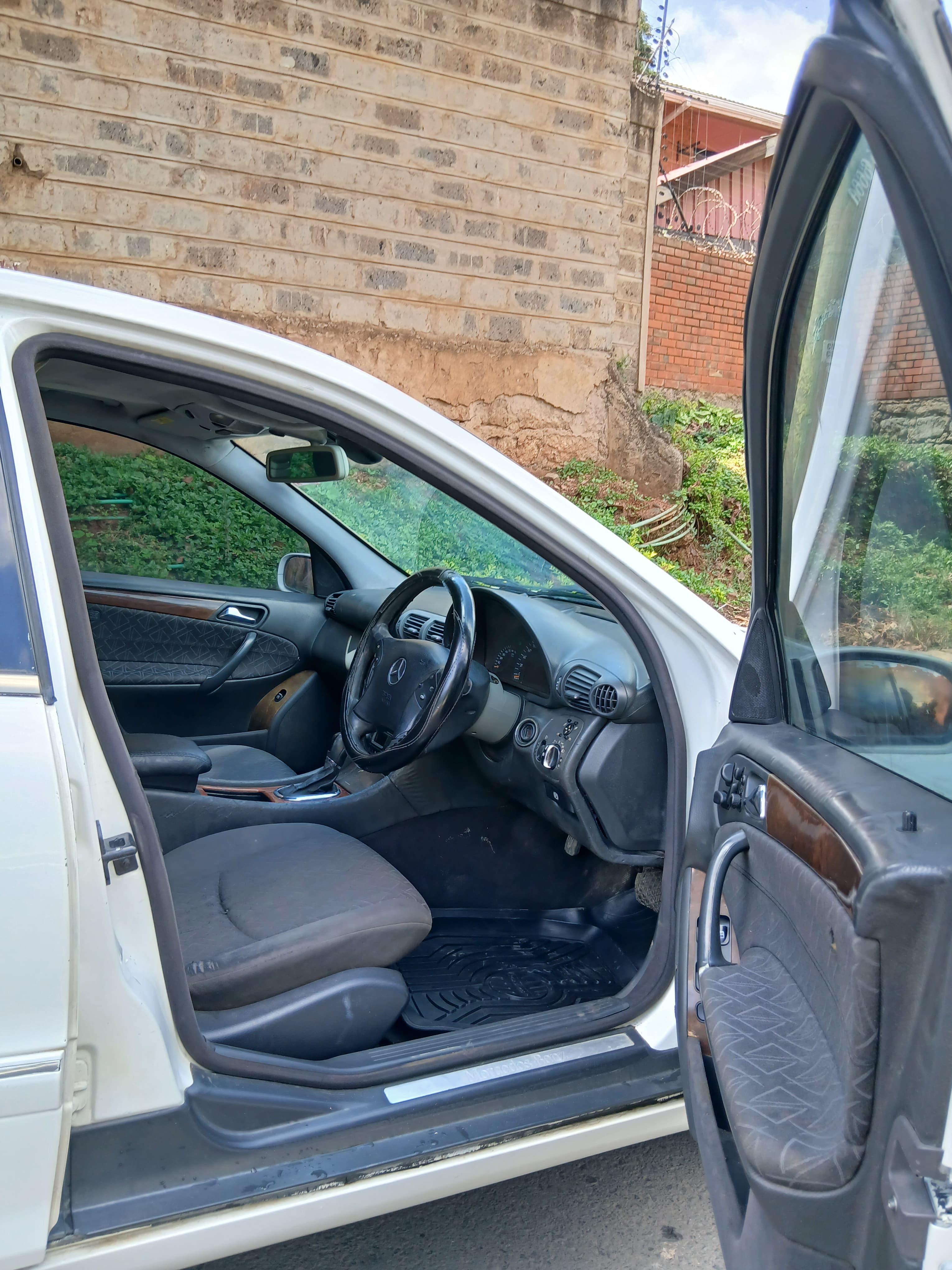 Mercedes Benz - Dashboard